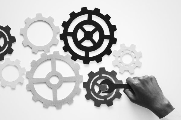 hand-with-support-gears-isolated (1)